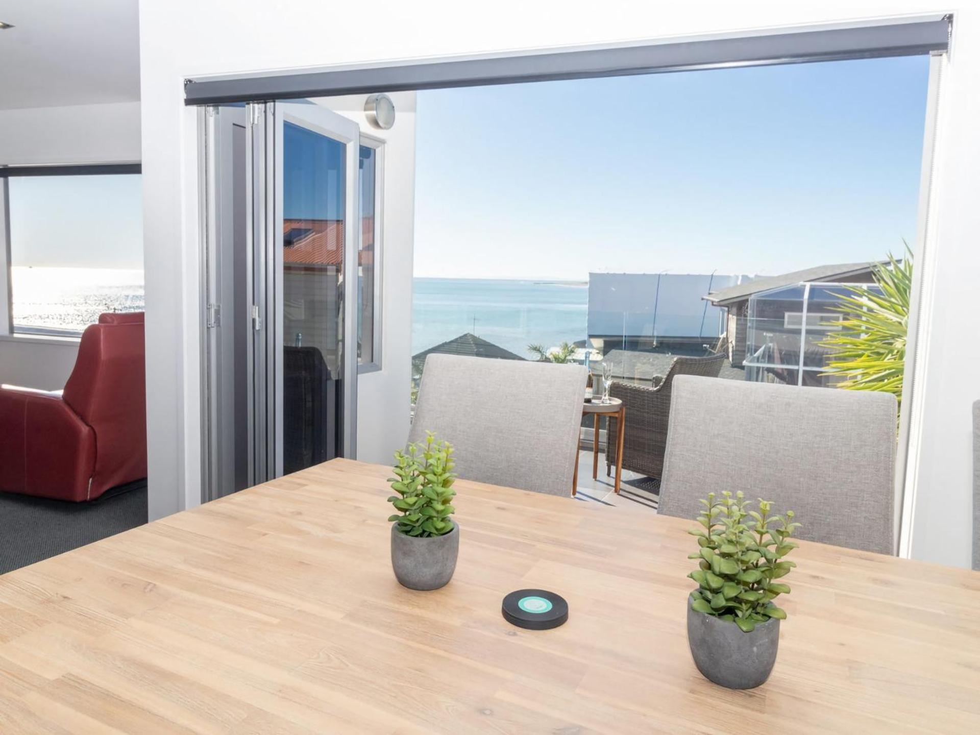 Hobson Hot Spot - Enjoy Stunning Sea Views Нью-Плимут Экстерьер фото